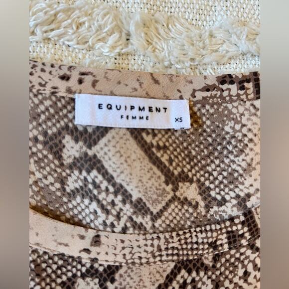 NWT Equipment 100% silk Python Riley Tee in Nude xsmall - Picture 9 of 16